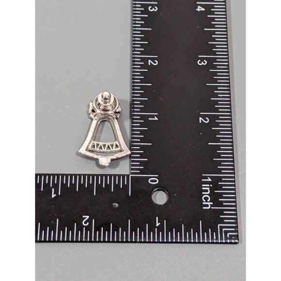 Vintage Avon Christmas Bell Silver Tone Pin Brooch Pin - Picture 8 of 8
